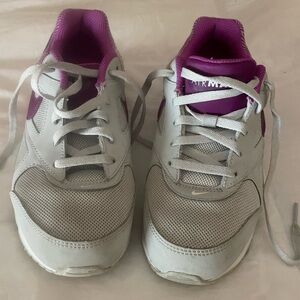 Girl Nike Air Max size 2.5y